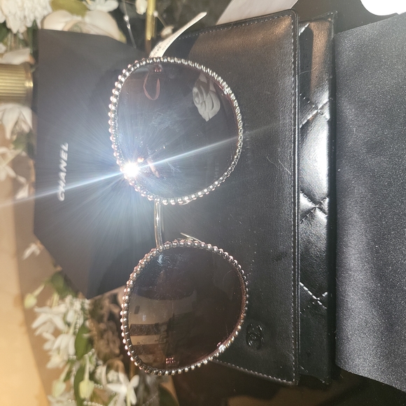 SOLD 21K Chanel 2022 SE UV Round Sunglasses: Metal/Strass Silver, Pink Mirrored - Picture 5 of 12